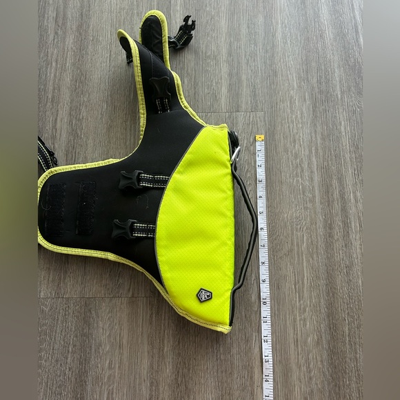 Arcadia Trail Doggy Lifejacket! - Picture 2 of 5